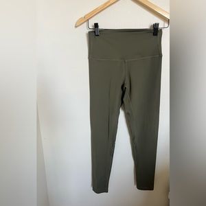 Lululemon leggings size 4 good condition